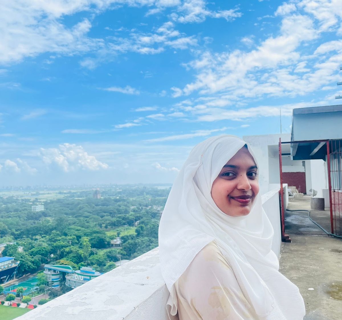Anika Binte Anwar smiling on the Daffodil International University campus